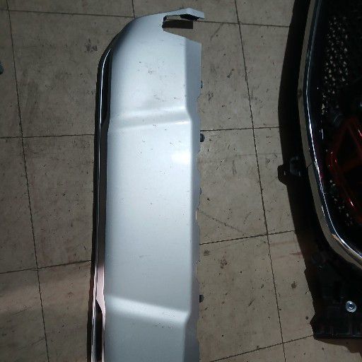 Toyota hilux gd6 lower bumper cover - Private Seller