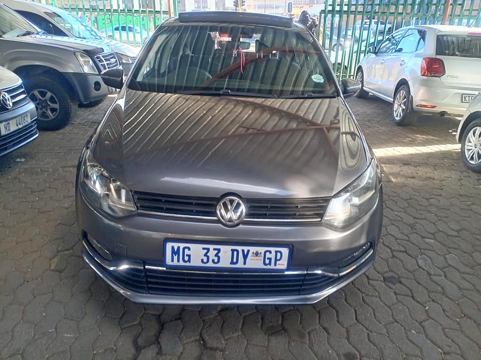 Volkwogen Polo6 1.2 Tsi Comfortline Manual petrol  2016 Grey Sunroof Volkwogen Polo6 1.2 Tsi Comfortline Manual petrol  2016 Grey Sunroof