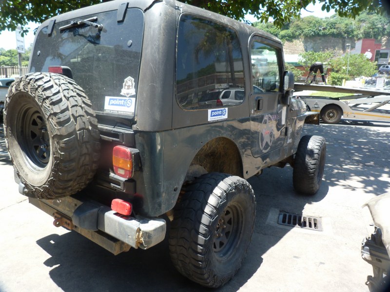 Jeep Wrangler Sahara 4.0 AT Green - 2005 STRIPPING FOR SPARES - Private Seller Jeep Wrangler Sahara 4.0 AT Green - 2005 STRIPPING FOR SPARES - Private Seller
