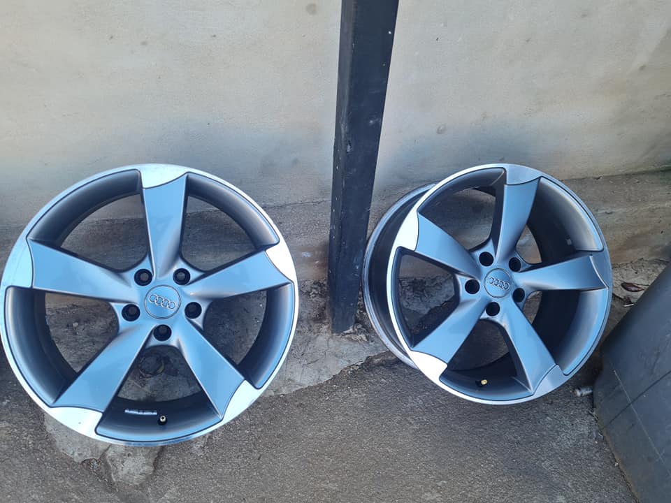 Audi A4 alloy mags size 18 aset - Private Seller Audi A4 alloy mags size 18 aset - Private Seller