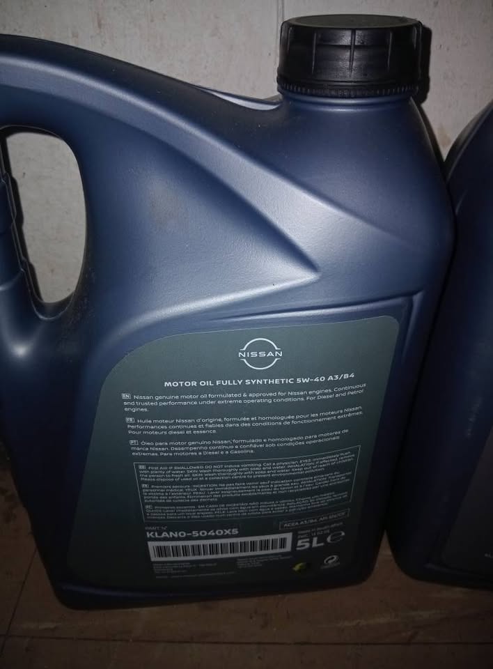 Nissan 5W-40 Synthetic Engine Oil For Sale - Private Seller