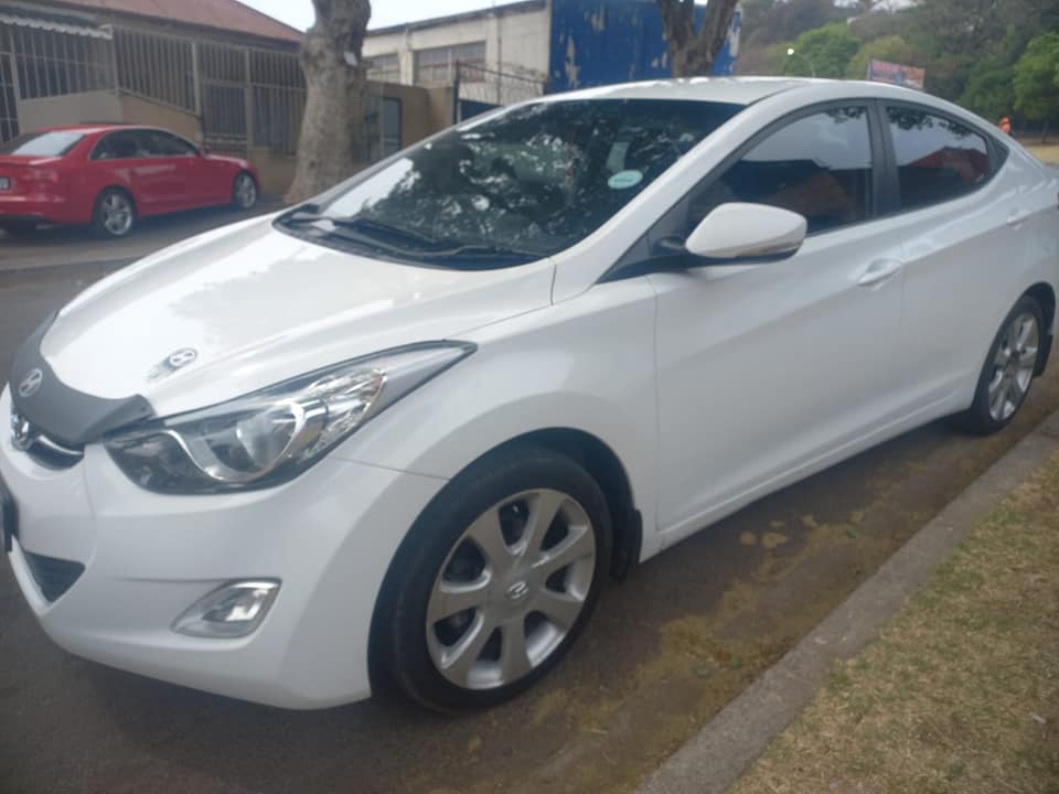 2014 HYUNDAI ELANTRA SEDAN 1.6 PETROL, AUTOMATIC, WHITE COLOR, MILEAGE 100000KMS