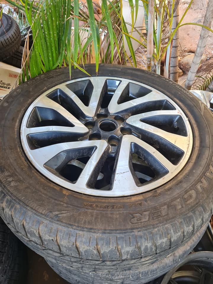 Nissan navara original alloy mags size 18 aset +tyres - Private Seller Nissan navara original alloy mags size 18 aset +tyres - Private Seller