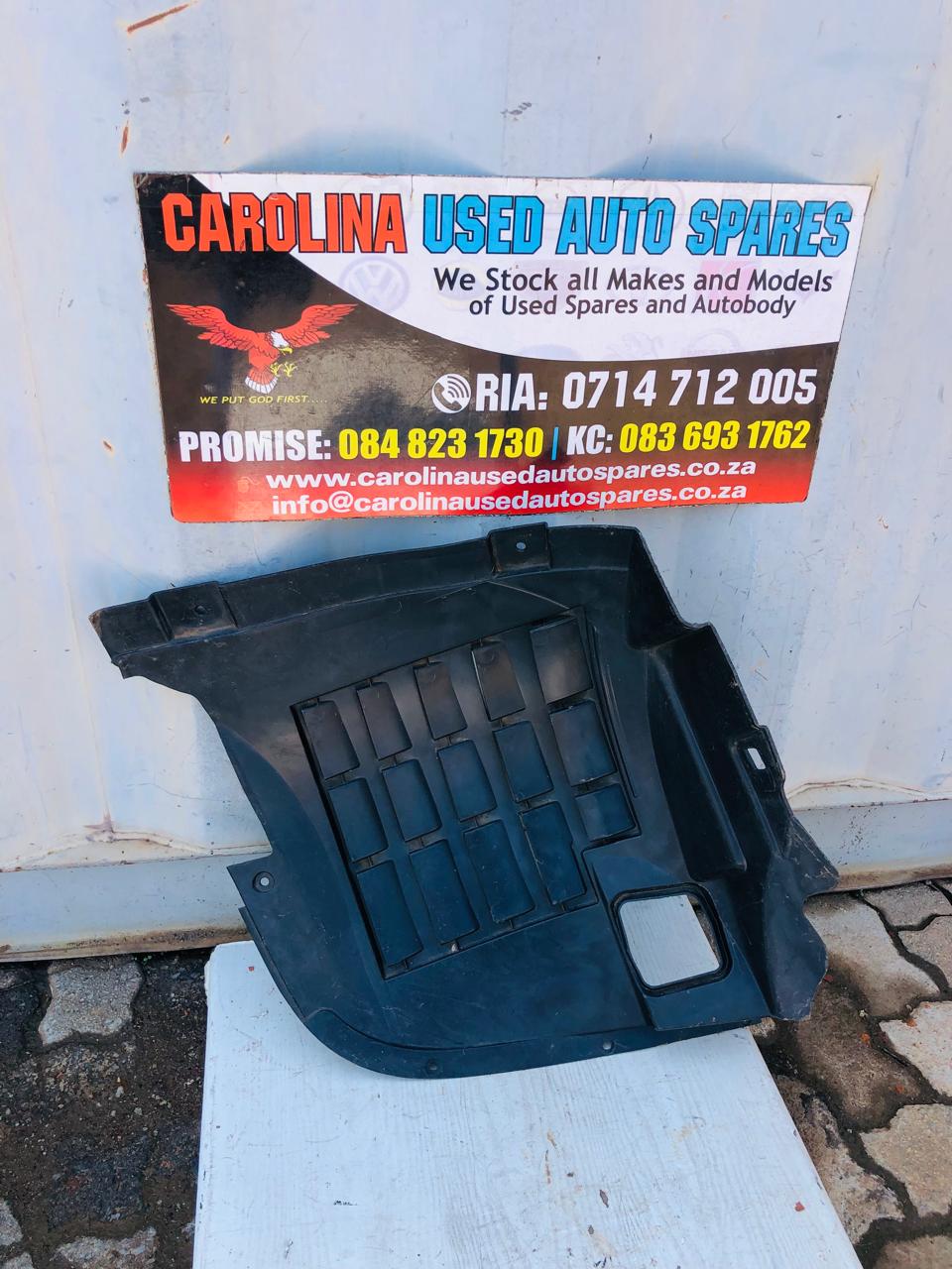Range Rover Defender L663 left side front half fender liner (2020) - Private Seller Range Rover Defender L663 left side front half fender liner (2020) - Private Seller