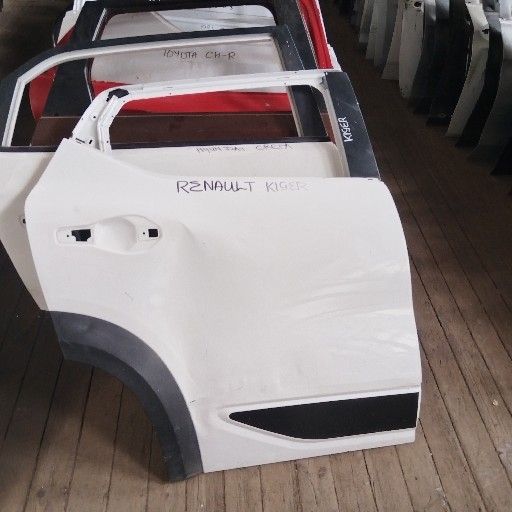 RENAULT Kiger rear right door - Private Seller RENAULT Kiger rear right door - Private Seller