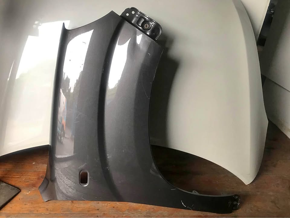 2018 Suzuki Espresso right fender - Private Seller 2018 Suzuki Espresso right fender - Private Seller