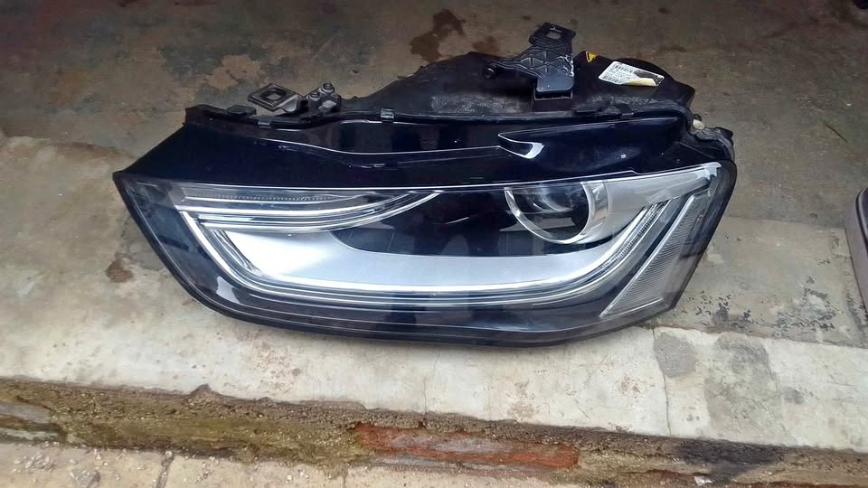 Audi A4 B8 HEADLIGHTS - Private Seller Audi A4 B8 HEADLIGHTS - Private Seller