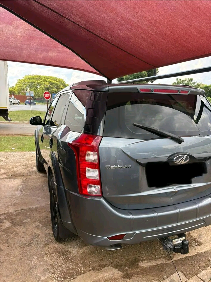 2018 Mahindra XUV500 2.2CRDe W8