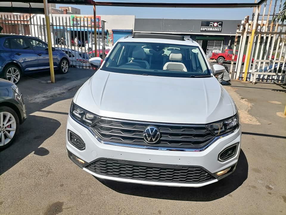 2021 Volkswagen polo T-Roc 2.0 TSI 4Motion Automatic Sunroof leather seat Service book Highline Turb 2021 Volkswagen polo T-Roc 2.0 TSI 4Motion Automatic Sunroof leather seat Service book Highline Turb