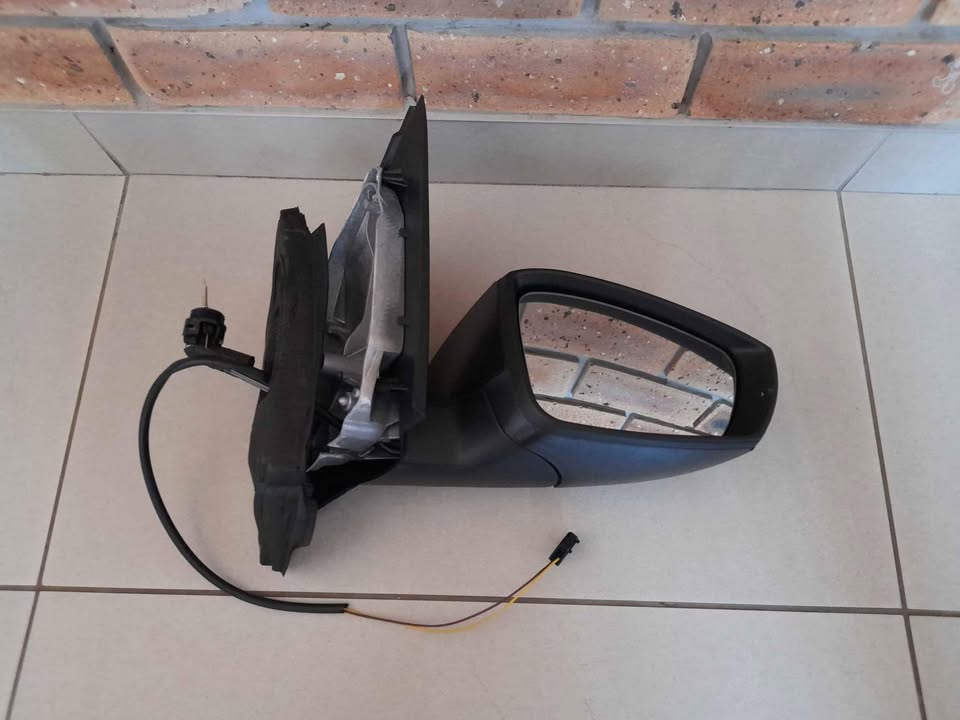 VW POLO 6 10/17 BRAND NEW DOOR MIRROR MANUAL ADJUSTMENT FORSALE
