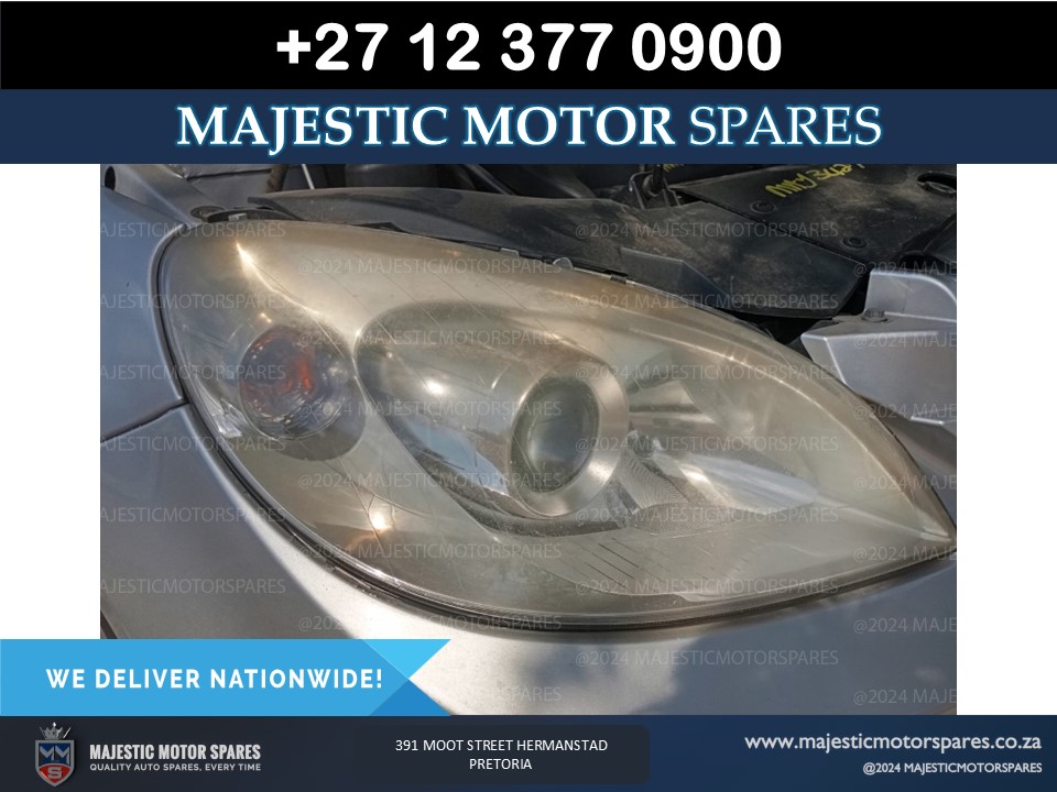 2007 Mercedes Benz B200 W245 Headlight for Sale - Private Seller