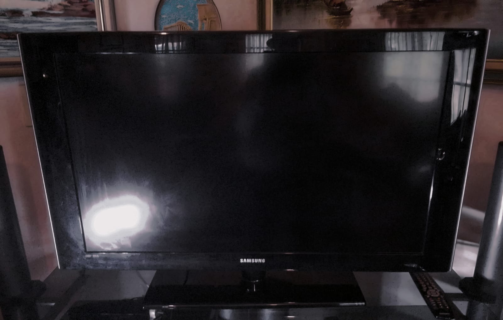 Samsung 40” HD TV (Model: LA40A550F1RXXA) – Perfect for Movies & Gaming! Samsung 40” HD TV (Model: LA40A550F1RXXA) – Perfect for Movies & Gaming!