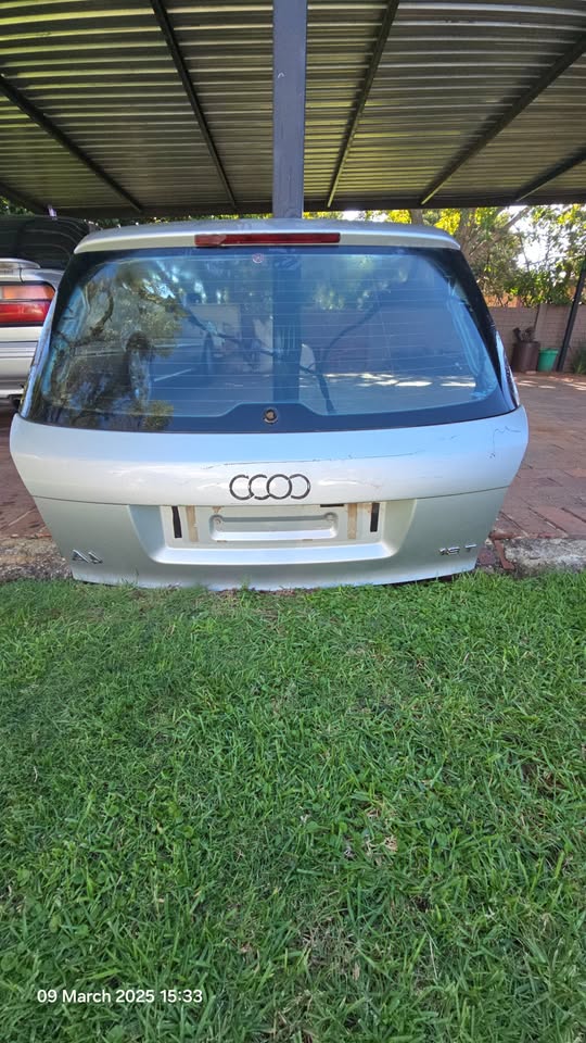 Audi 1,8t Avant B6 2004 boot lid with wiring - Private Seller Audi 1,8t Avant B6 2004 boot lid with wiring - Private Seller