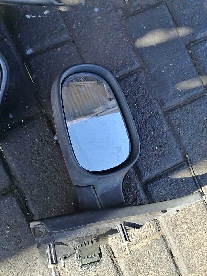 Renault scenic 1 side mirrors - Private Seller Renault scenic 1 side mirrors - Private Seller
