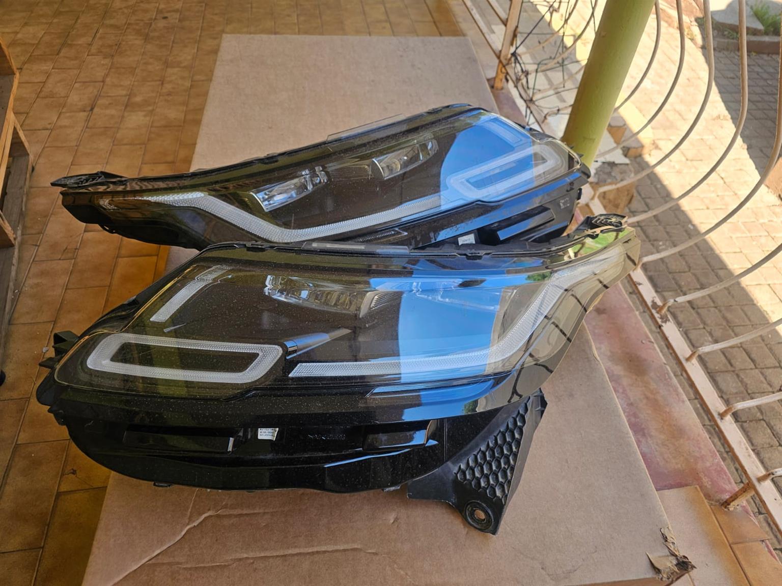 Range Rover Velar Headlight - Private Seller Range Rover Velar Headlight - Private Seller