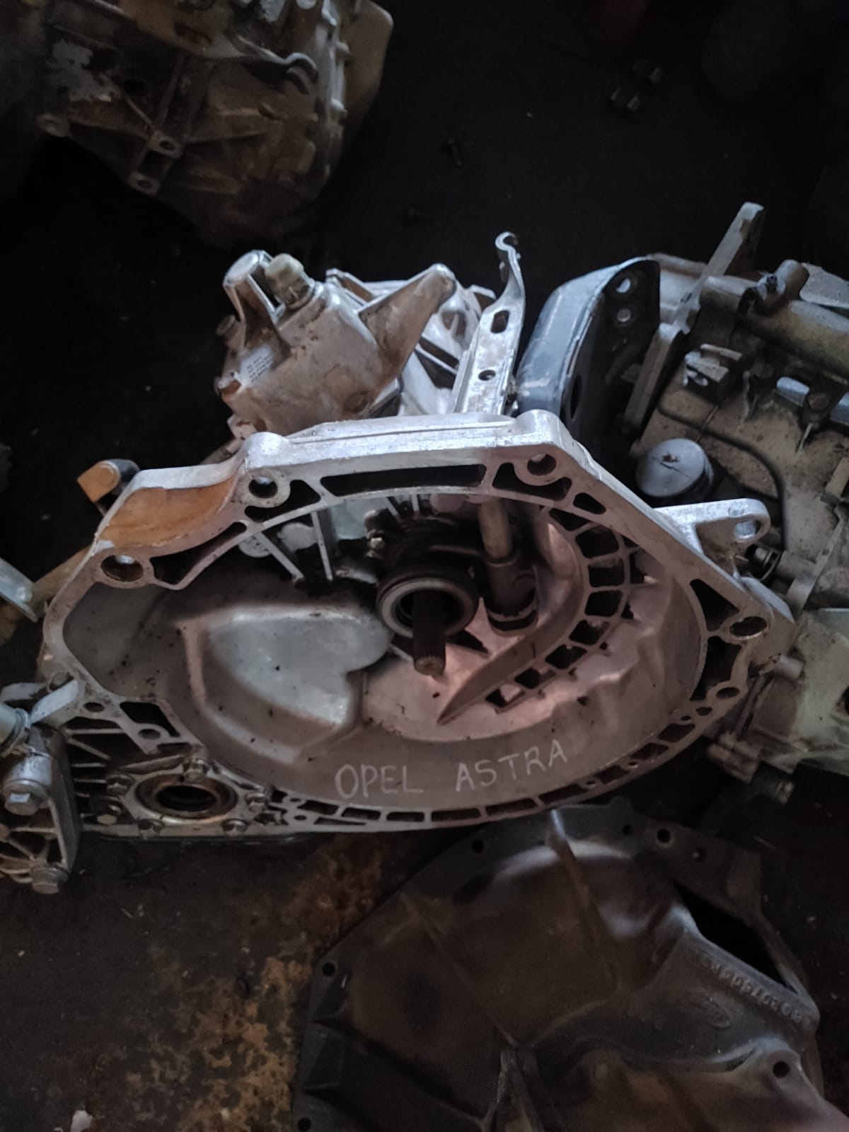 GEARBOX OPEL ASTRA 5 SPEED FOR SALE GEARBOX OPEL ASTRA 5 SPEED FOR SALE