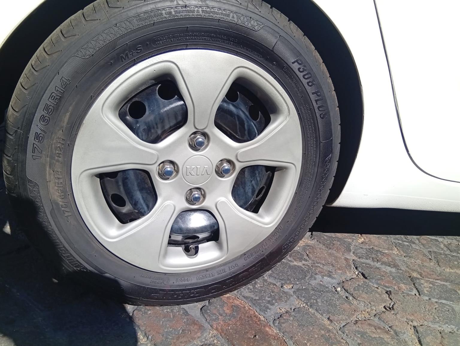 kia picanto 2015