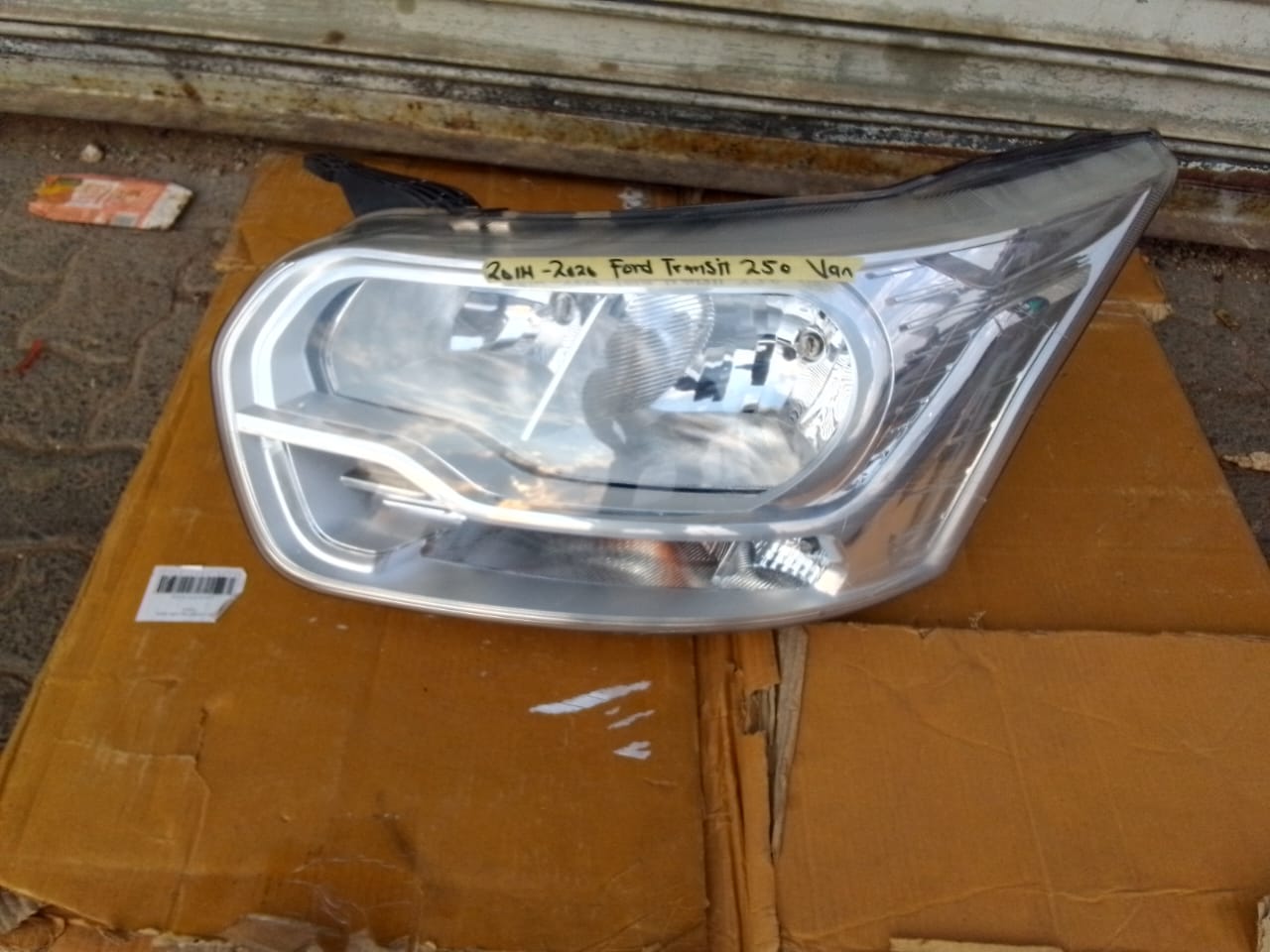 (2014-2020) FORD TRANSIT 250 VAN LEFT SIDE NORMAL HEADGHT FOR SALE. - Private Seller (2014-2020) FORD TRANSIT 250 VAN LEFT SIDE NORMAL HEADGHT FOR SALE. - Private Seller