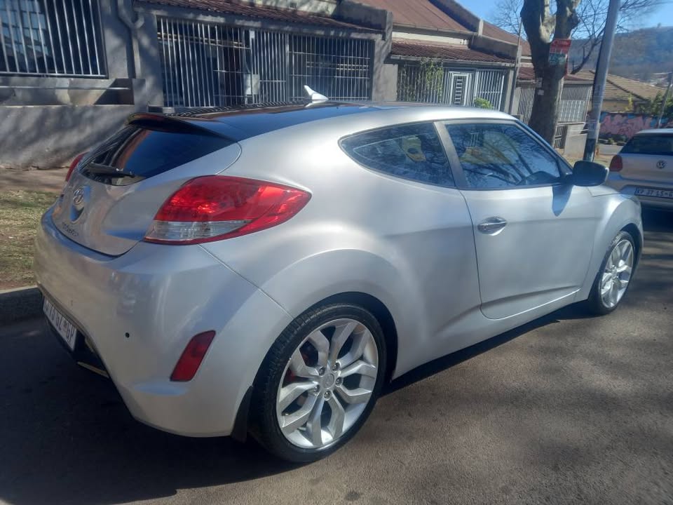 2013 Hyunda Veloster 1.6 GDi, Automatic, Silver, Service book, 165000kms