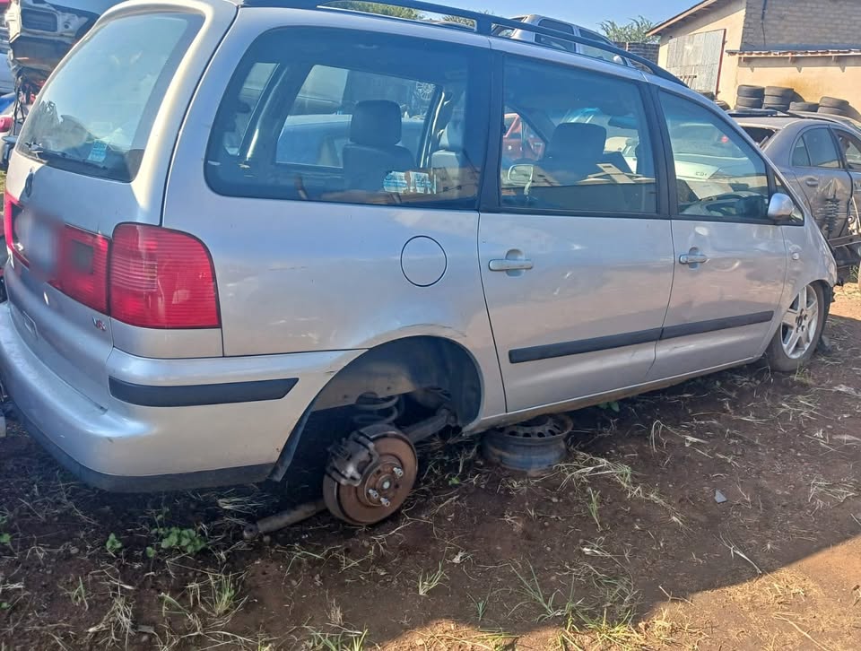 VW SHARAN STRIPPING FOR SPARES - Private Seller VW SHARAN STRIPPING FOR SPARES - Private Seller