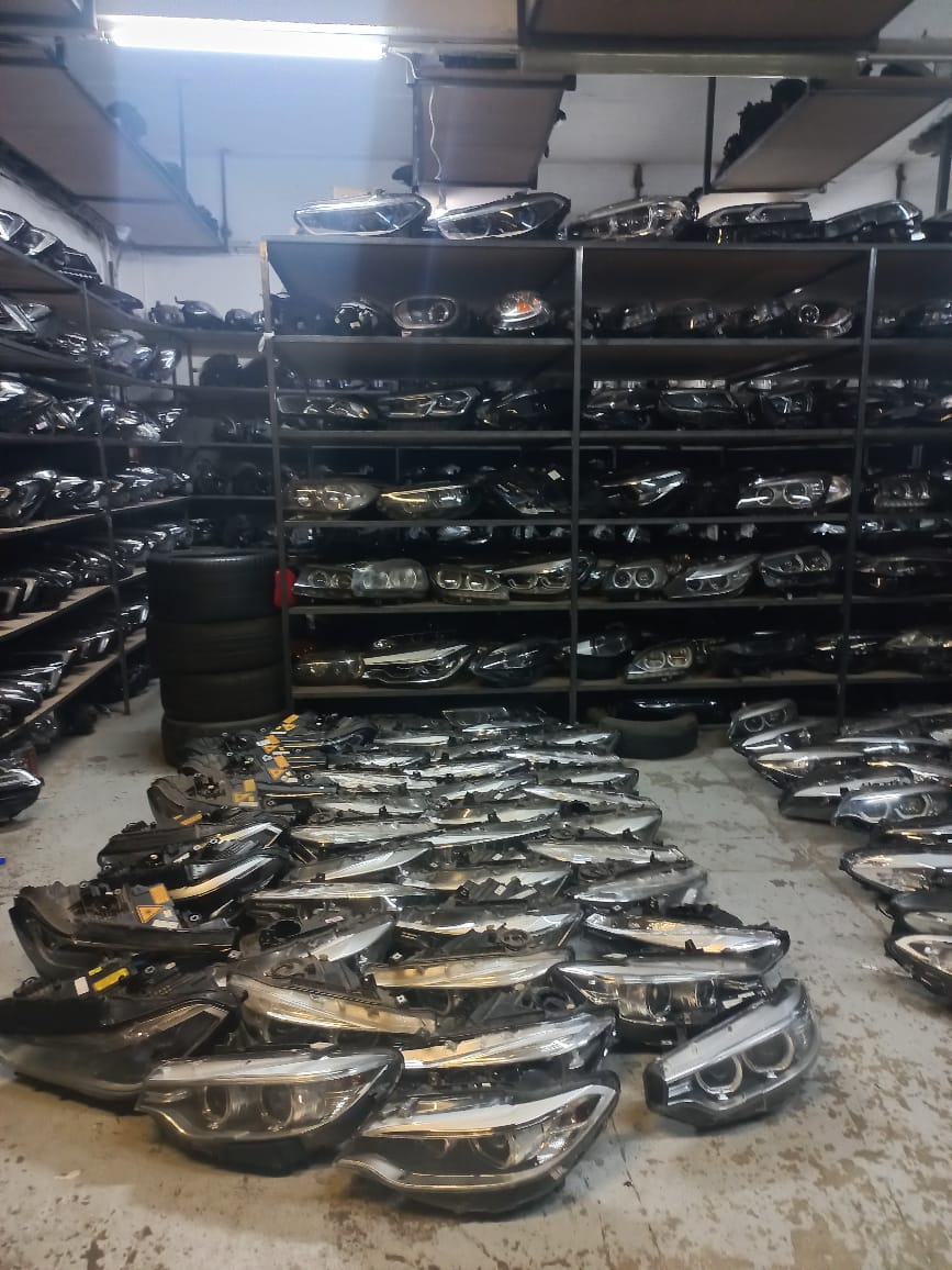 CAR HEADLIGHT FOR ALL CARS - Private Seller CAR HEADLIGHT FOR ALL CARS - Private Seller