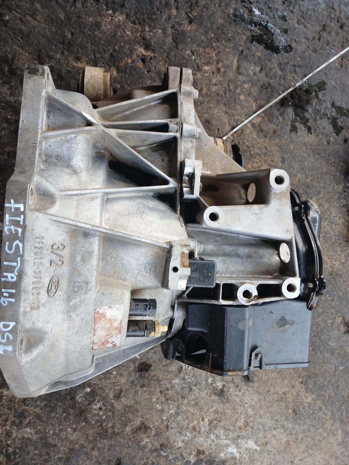 FORD FIESTA 1.6 DIESEL 5 speed GEARBOX FOR SALE - Private Seller FORD FIESTA 1.6 DIESEL 5 speed GEARBOX FOR SALE - Private Seller