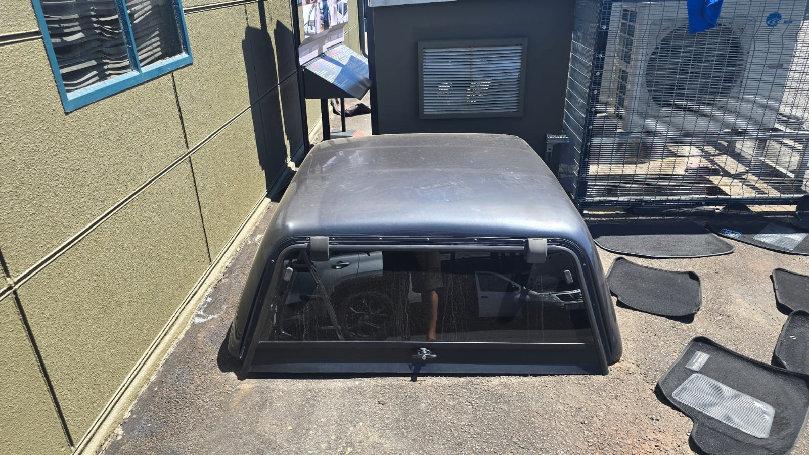 Ford ranger xlt sa canopy - Private Seller