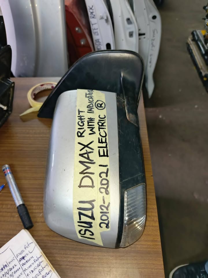 Isuzu D-Max Right with indicator mirror - Private Seller