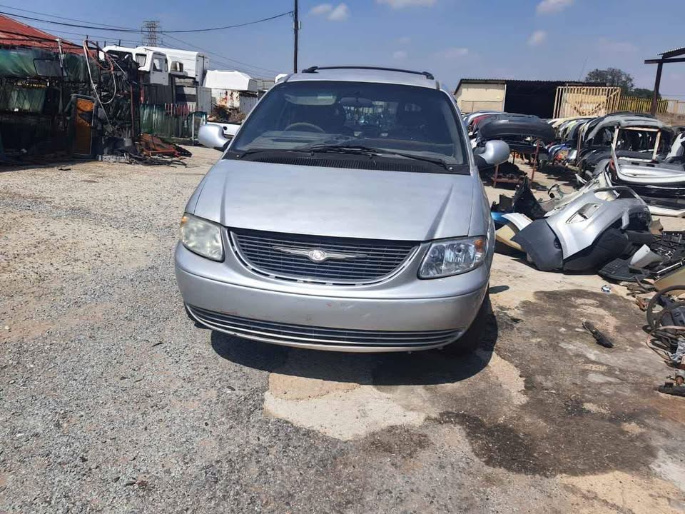 Chrysler Voyager STRIPPING FOR SPARES - Private Seller Chrysler Voyager STRIPPING FOR SPARES - Private Seller
