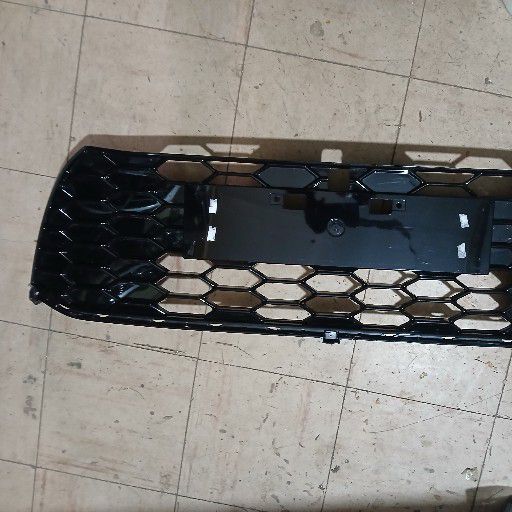 Toyota urban cruiser grill - Private Seller Toyota urban cruiser grill - Private Seller
