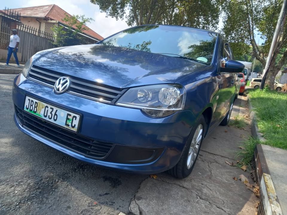 2017 VW Polo Vivo Hatchback, 1.4 Petrol, Manual, Blue, 95000kms Service book.