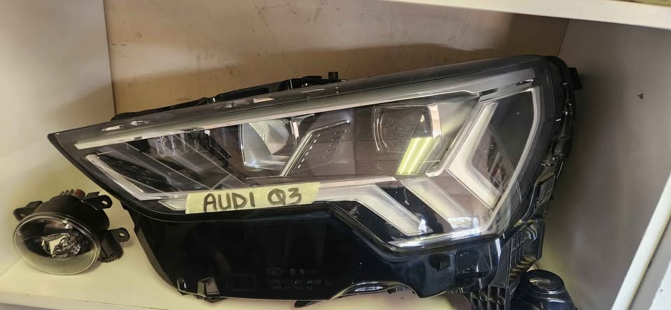 Audi Q3 Headlight super clean - Private Seller Audi Q3 Headlight super clean - Private Seller