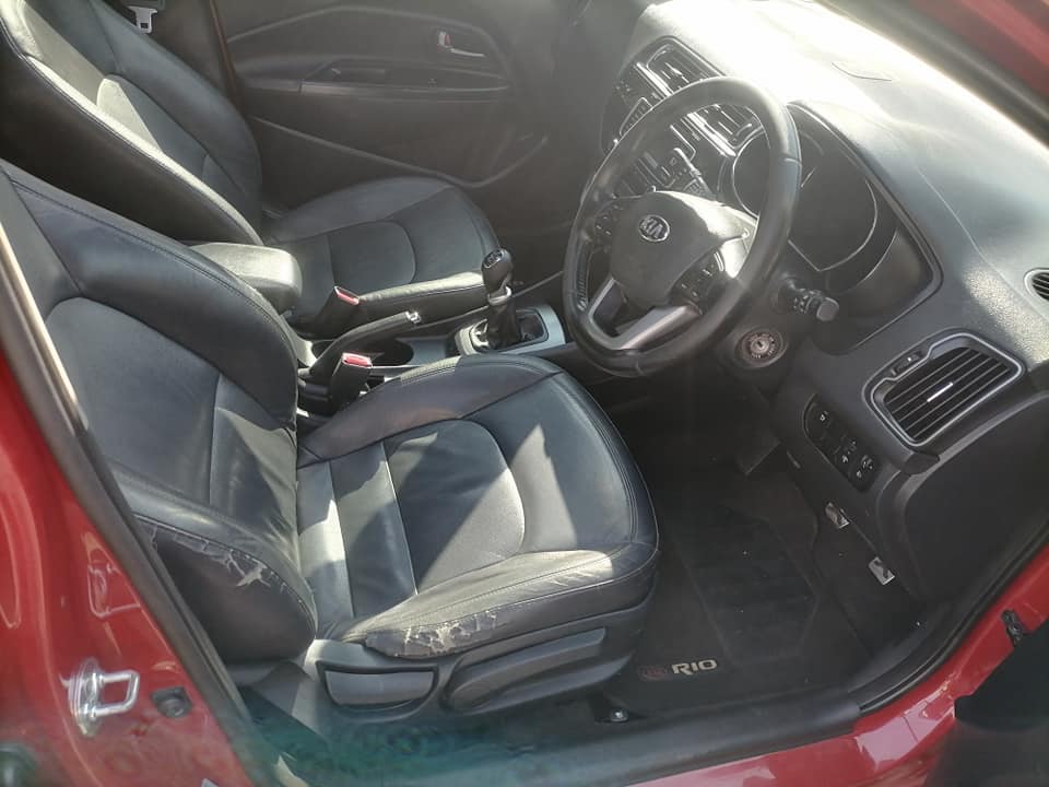 2015 Kia Rio 1.4 Tec Hatchback with a leather seat and sunroof Service book
