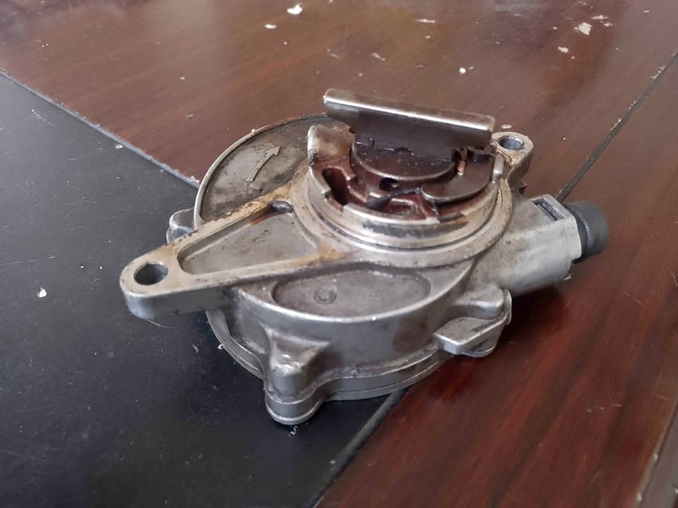 VOLVO XC60 2012 VACUUM PUMP FOR SALE - Private Seller VOLVO XC60 2012 VACUUM PUMP FOR SALE - Private Seller