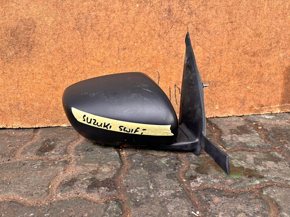 Suzuki Swifts Mirror - Private Seller Suzuki Swifts Mirror - Private Seller