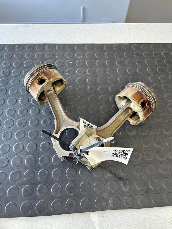 Toyota Runx 180 RSi Piston For sale (2ZZ-FE) - Private Seller