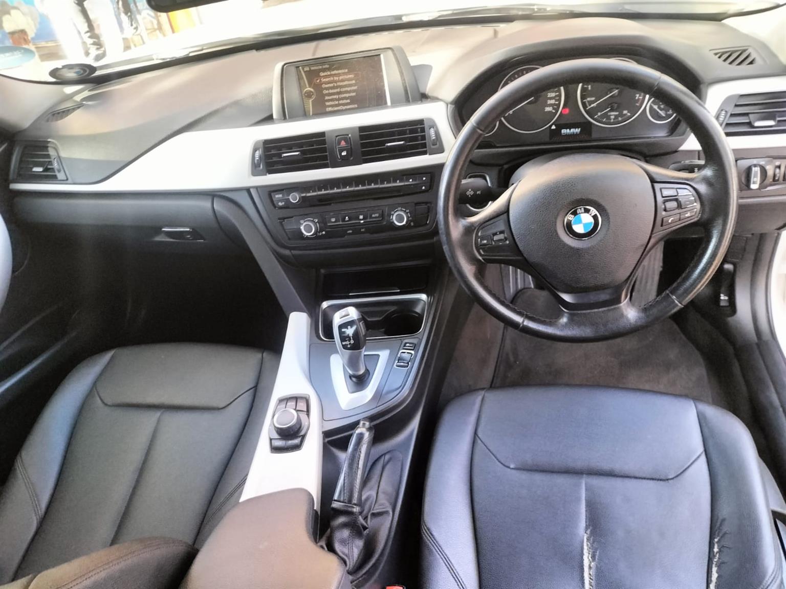 2013 BMW 316i AUTOMATIC, PETROL
107000KM
REVERSE SENSOR
