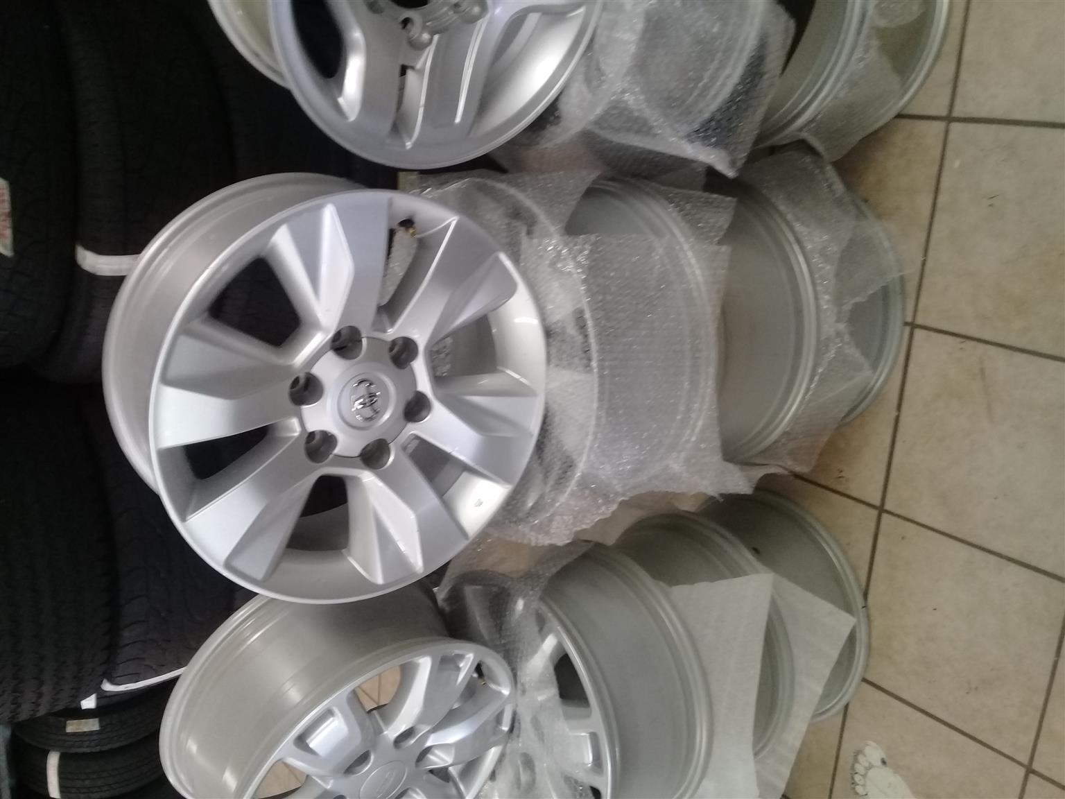17inch Toyota Hilux GD6 original mags set for - Private Seller 17inch Toyota Hilux GD6 original mags set for - Private Seller