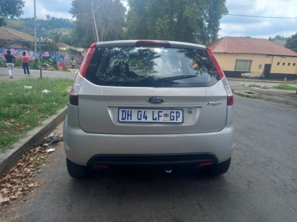 2014 Ford Figo 1.4 Hatchback, Manual, Silver, 114000kms