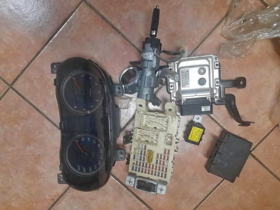 HYUNDAI ACCENT 1.6 MANUAL LOCKSET AVAILABLE HYUNDAI ACCENT 1.6 MANUAL LOCKSET AVAILABLE