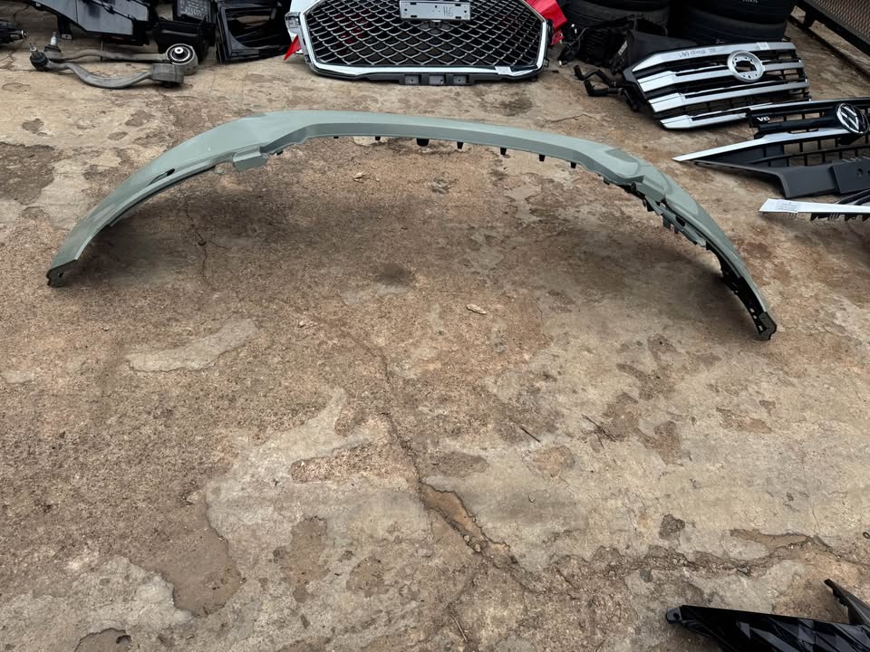 Volvo XC40 Front Bumper - Private Seller Volvo XC40 Front Bumper - Private Seller