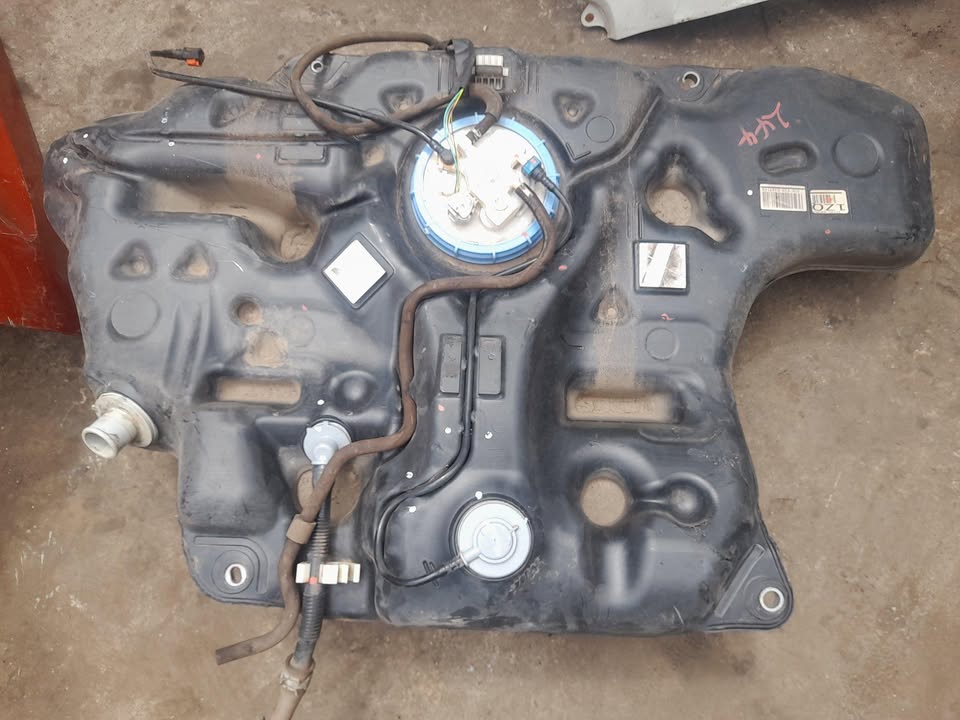 TOYOTA COROLLA QUEST PETROL PUMP AND TANK - Private Seller