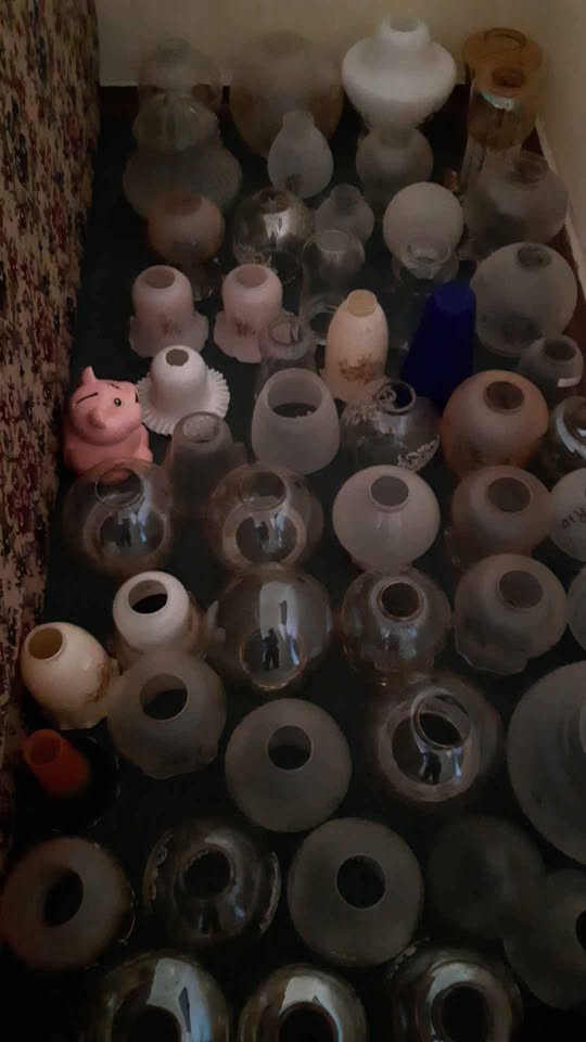 *ANTIQUE OIL LAMPS* Do you have an antique oil lamp without the lamp shade.  Maybe I can help.