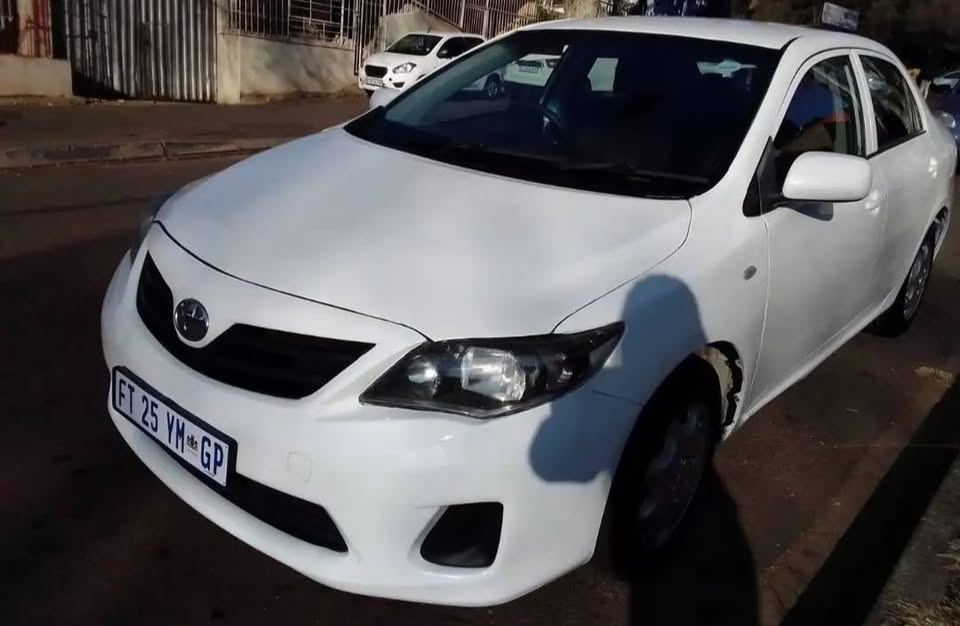 2017 TOYOTA COROLLA QUEST 1.6 MANUAL TRANSMISSION IN EXCELLENT CONDITION