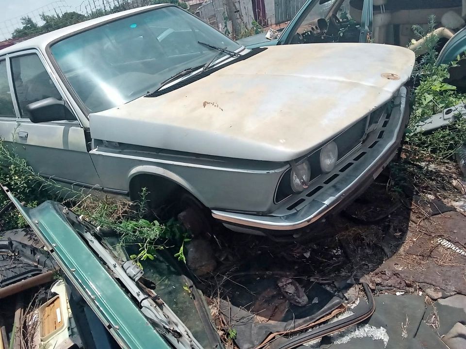 BMW (E12) stripping for spares - Private Seller