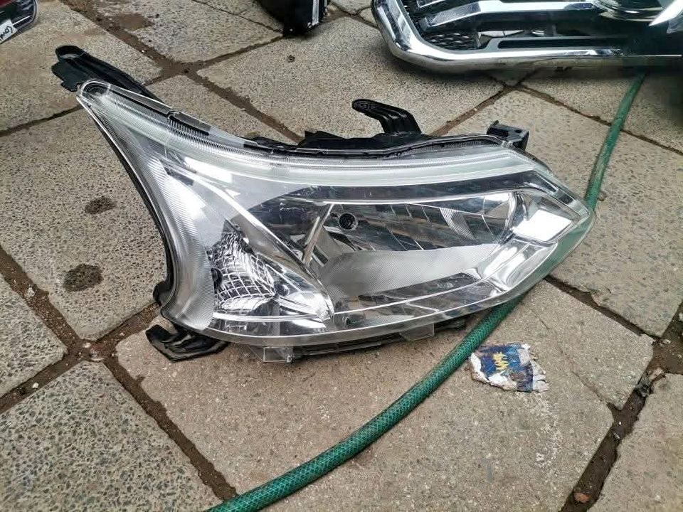 Toyota AVANZA HEADLIGHT Right Side. Bumper & Auto Parts. - Private Seller