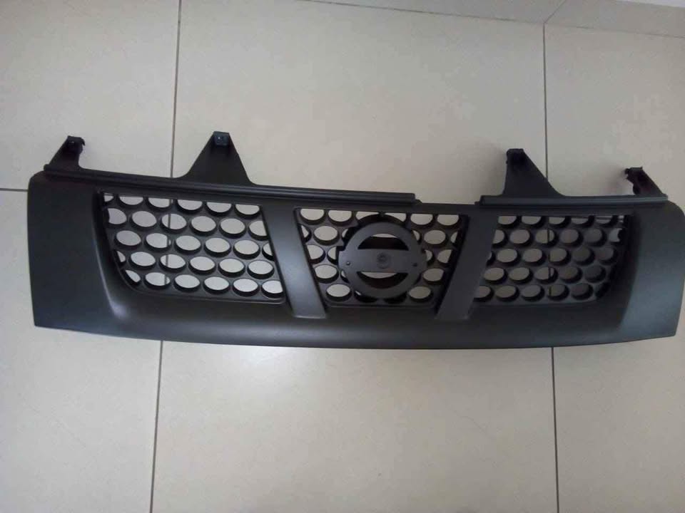 NISSAN HARDBODY NP300 SINGLE CAB LWB FRONT GRILLES FORSALE
