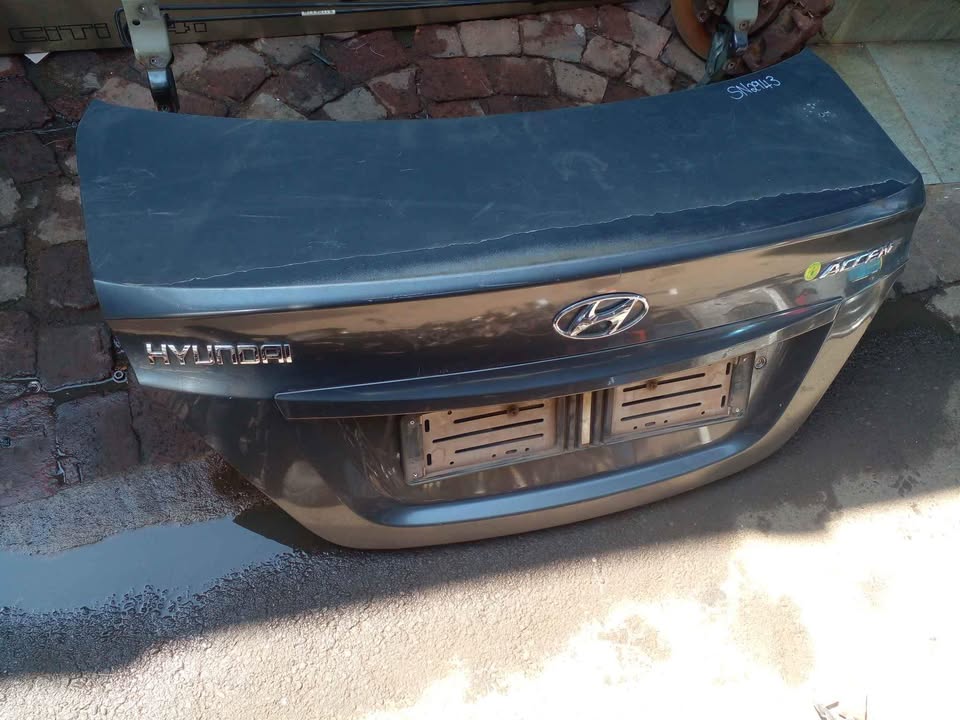 2011 Hyundai Accent Bootlid - Private Seller 2011 Hyundai Accent Bootlid - Private Seller