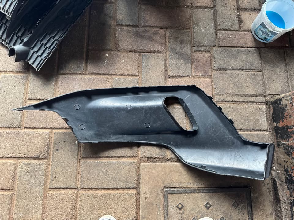 Volvo V40 Cross Country Right Fog Cover - Private Seller Volvo V40 Cross Country Right Fog Cover - Private Seller