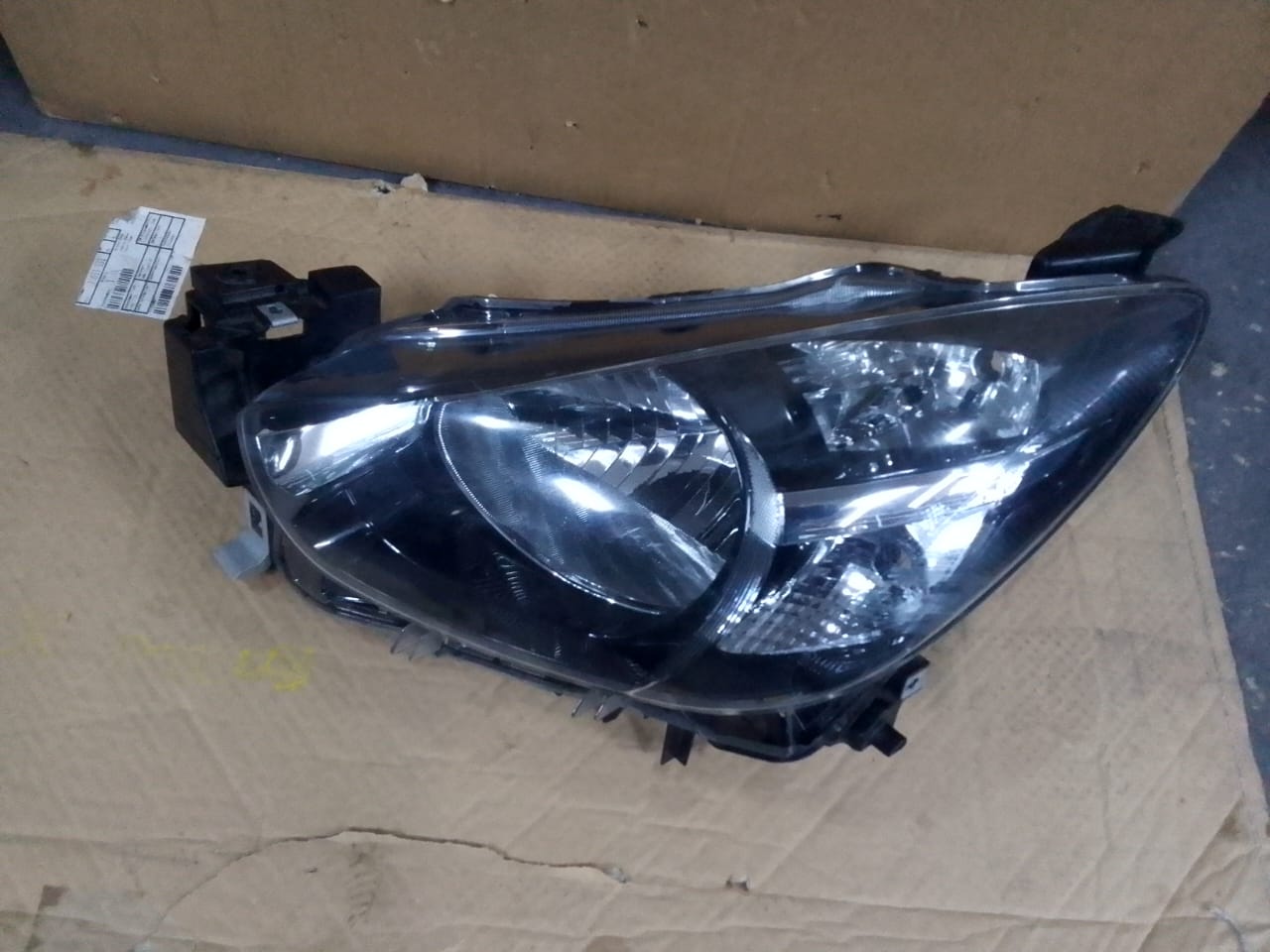 (2014-2018) MAZDA 2 LEFT SIDE NORMAL HEADGHT FOR SALE - Private Seller